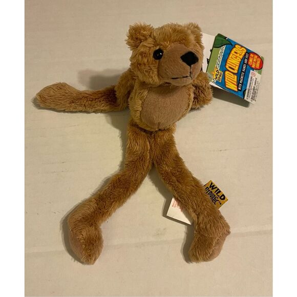 Wild Republic Wild Clingers with Magnetic Hands and Feet Clings to most Metal Su - Picture 1 of 2